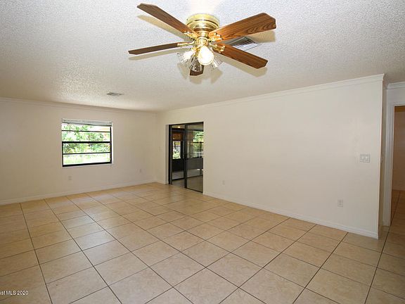 3rd image of 843 Faull Dr #0