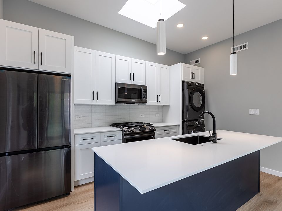 1st image of 2636 N Wilton Ave #1
