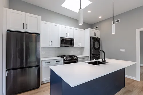 2636 N Wilton Ave #1 Photo 1