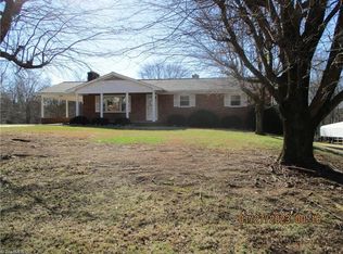 740 Sommerdale Ct, Rural Hall, NC 27045