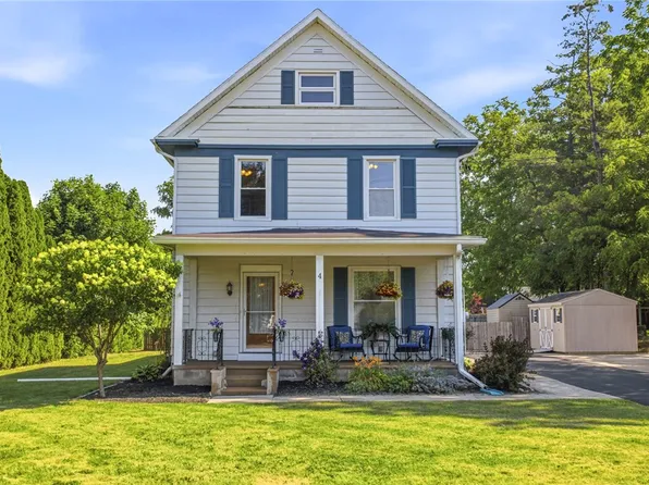 4 Munson St, Le Roy, NY 14482