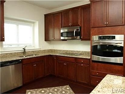 4th image of 6989 Constitution Dr