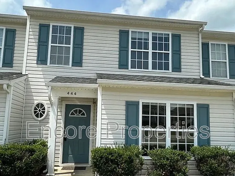 444 Anna St — Photo 1