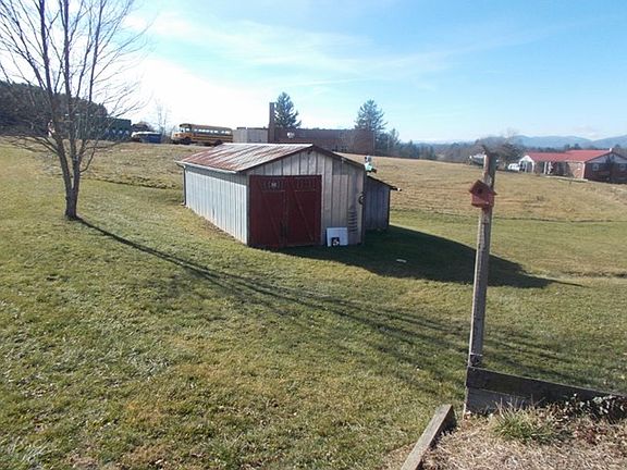 3rd image of 114 Grammer Ln