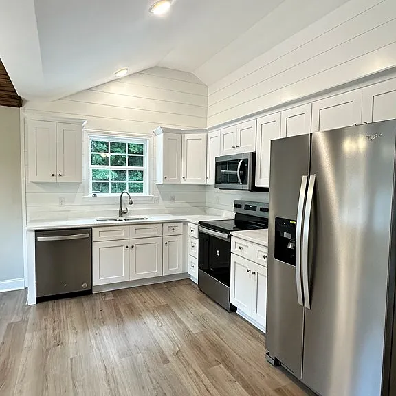 1608 River Rd NE — Photo 4