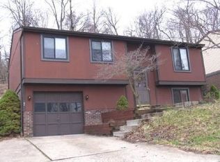 924 Hurl Dr, Pittsburgh, PA 15236
