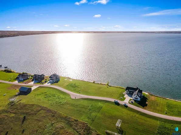 118 Sunset Park Dr, Estelline, SD 57234