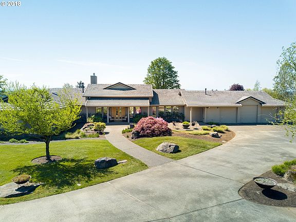 3rd image of 3110 SW Mountain Ln