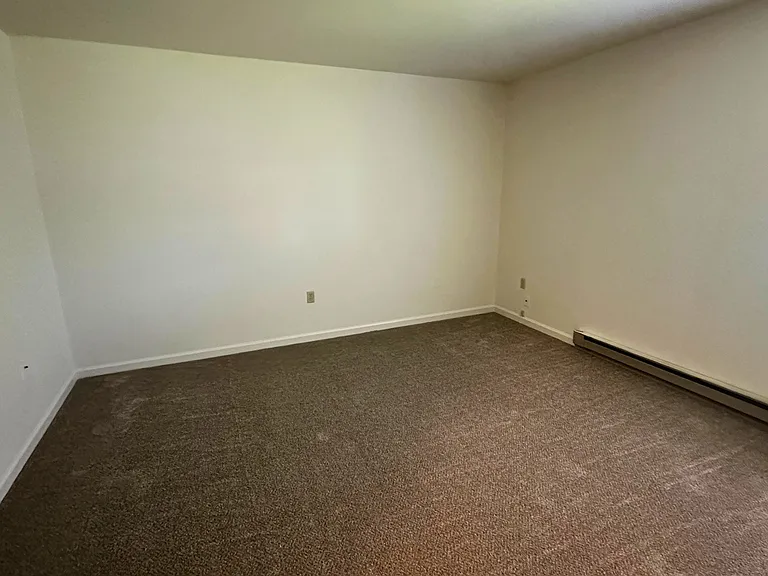 108 Bradford Dr — Photo 17