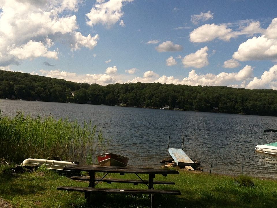 2nd image of 35 Cooper Creek Rd