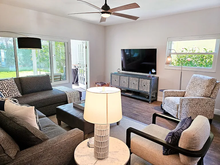 713 W Venice Ave — Photo 14