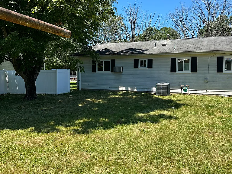 405 Fir St — Photo 3