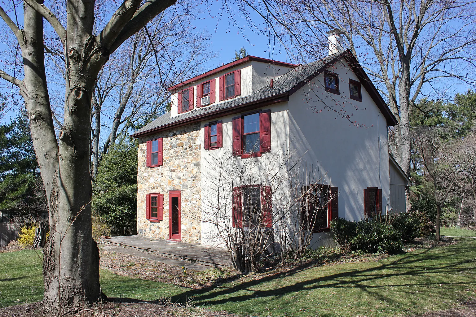 822 Meeting House Rd photo 1