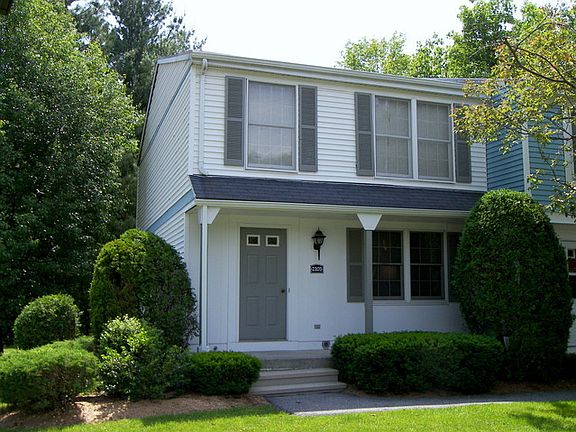 2nd image of 2101 Kings Way #2101