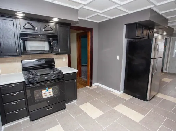 206 S Lakeview Ave, Sturgis, MI 49091