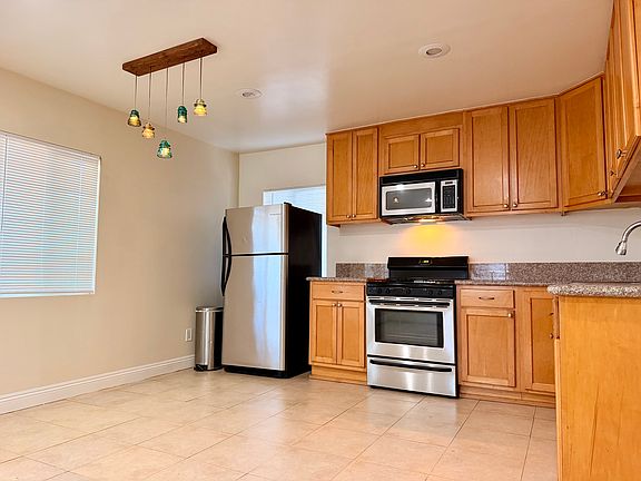 4th image of 6200 Prospect Ave #B
