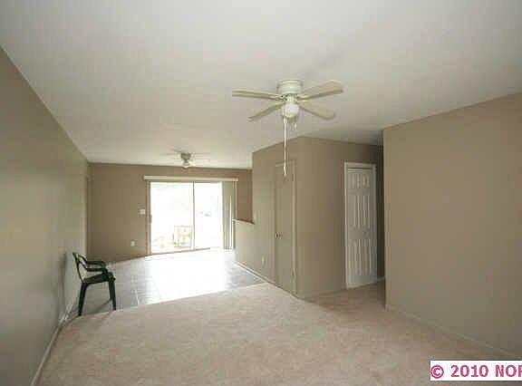 5th image of 1121 N Hickory Ave