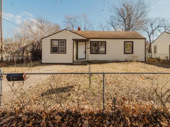 1956 N Spruce Ave, Wichita, KS 67214