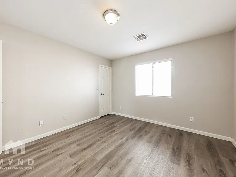 16812 W Marshall Ln — Photo 15