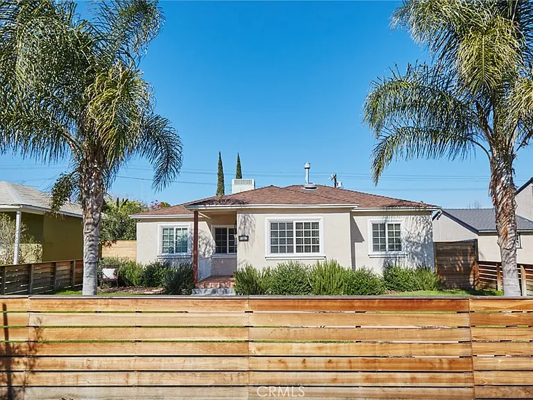 17827 Burbank Blvd — Photo 3