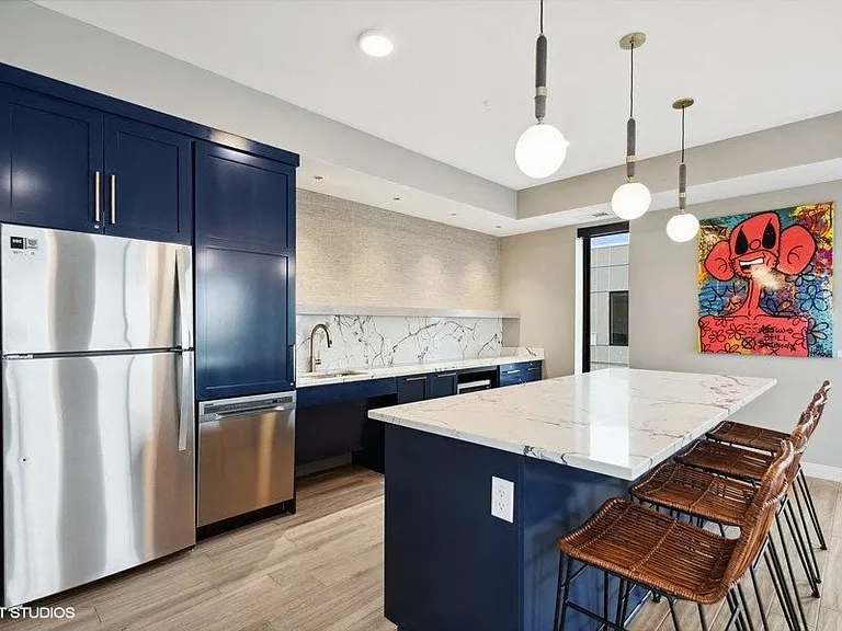 Lago Apartments — Photo 1