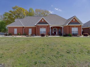 214 Knob Hill Dr, Warner Robins, GA 31088