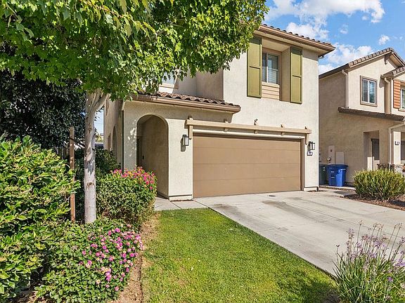 2nd image of 3620 Landmark Cir