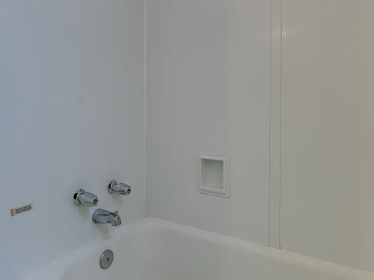 81 Q St SW #2 — Photo 5