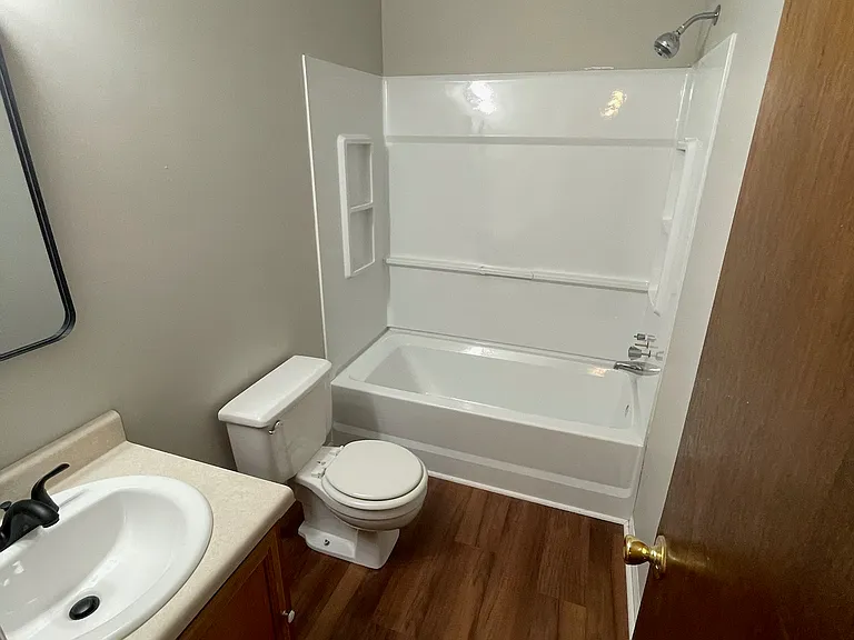 119 Lambert Dr — Photo 8