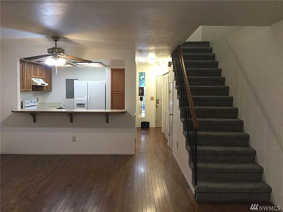 5th image of 710 10th St NE APT E