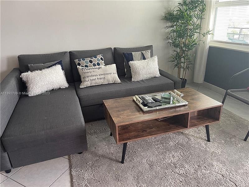 1st image of 401 Golden Isles Dr APT 909