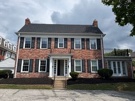512 N Kirkwood Rd