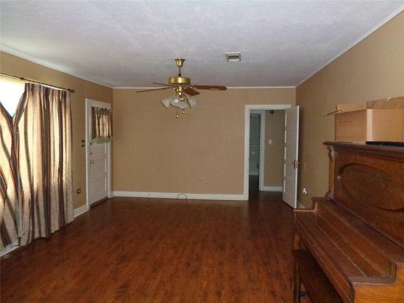 4th image of 123 Tarleton St
