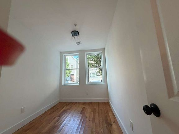 4th image of 2502 West St #1F
