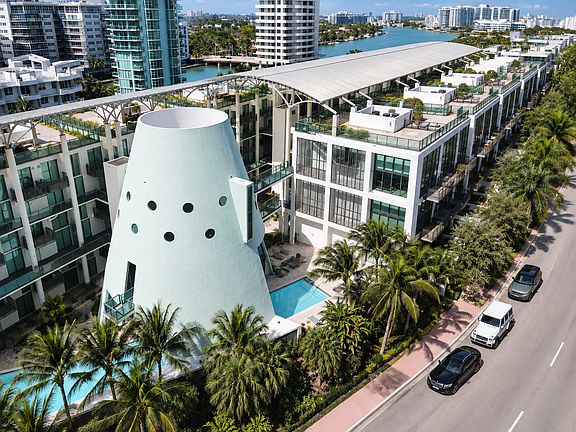 5th image of 6000 Collins Ave APT 502