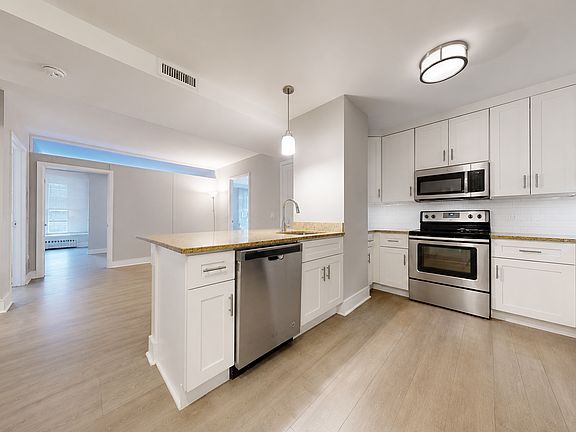 5th image of 237 E 34th St APT 1103