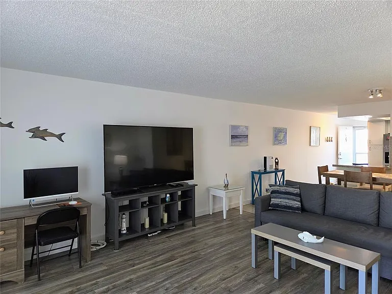 285 107th Ave #505 — Photo 7