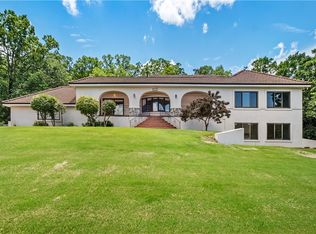 1001 E Oaks Manor Dr, Fayetteville, AR 72703