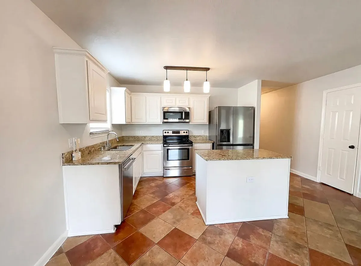 Building Photo - 5847 Blonde Cyn