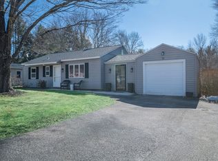 31 Davis St, Hanover, MA 02339