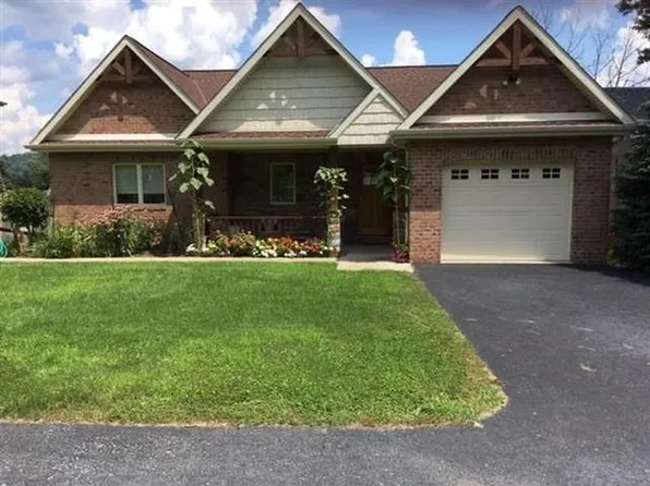 320 Lakeside Dr N, Canonsburg, PA 15317