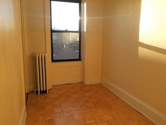 5th image of 911 Bedford Ave #4BB