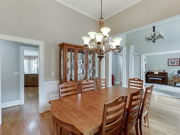 4th image of 411 Meadow Lake Ter