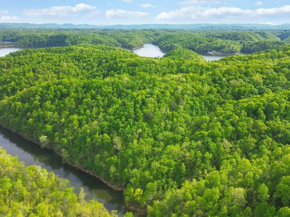 90 Sandstone Point Trl, Monticello, KY 42633