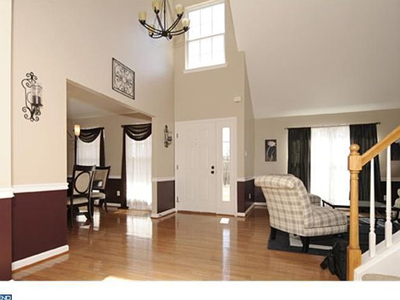 2nd image of 406 Millwood Ln