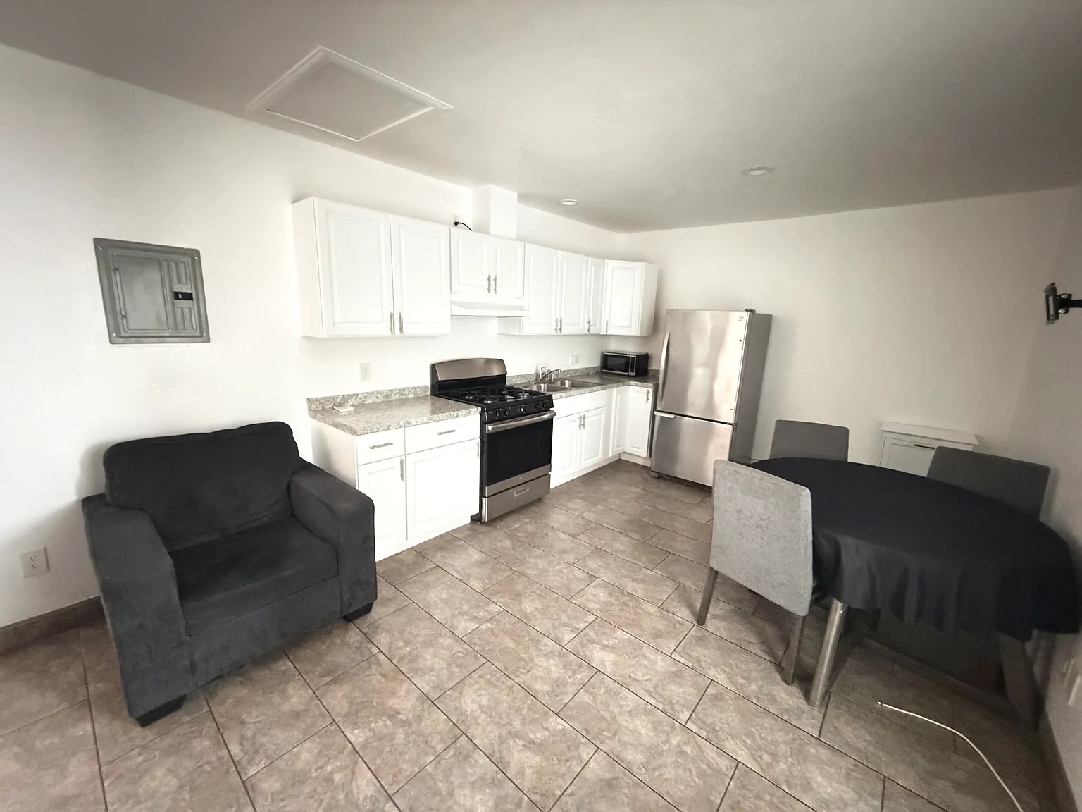1 bed, 450 sqft, $1,600 — Photo 1