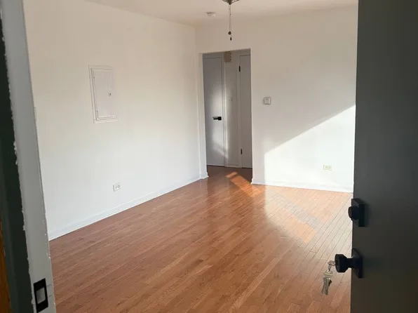 4423 Eberly Ave APT 1A, Brookfield, IL 60513