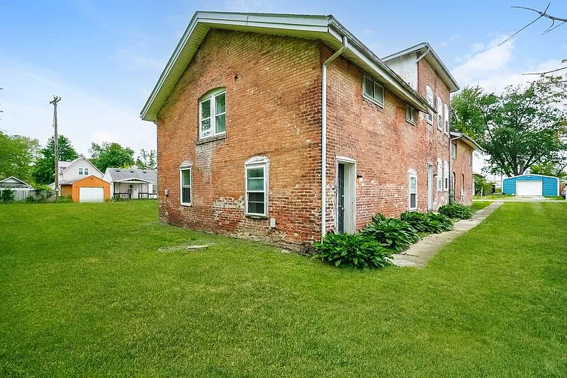 4 bed, 1.0 bath, $1,295 — Photo 3