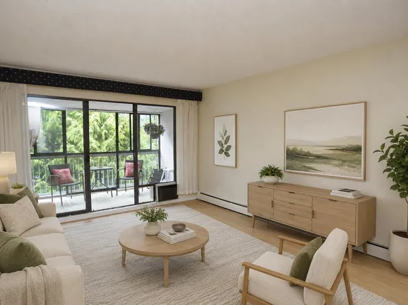 1444 Martin St #307, White Rock, BC V4B 3W7
