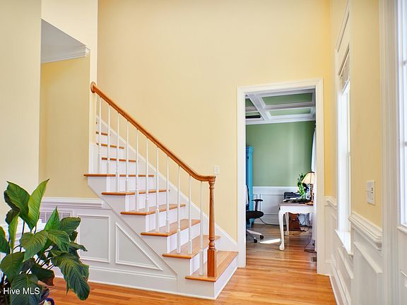 3rd image of 4225 Pine Hollow Drive